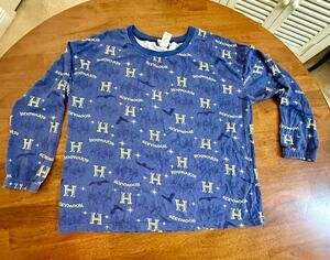 Wizarding World Harry Potter Hogwarts long-sleeve pajama top. Size Medium.